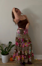 Load image into Gallery viewer, Vintage Floral Print Skirt
